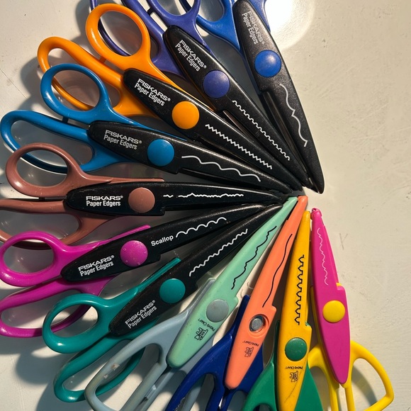 Multi-Color Decorative Edge Scissors Set - Picture 4 of 7